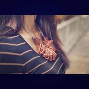 Anthropologie light brown necklace